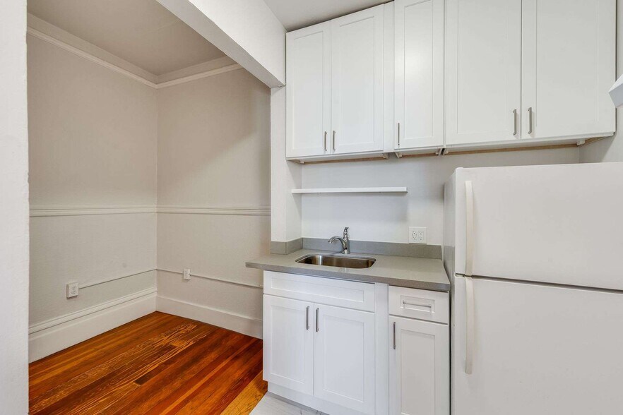 More Photos Of 1847-1849 6th Ave, Oakland Apartments For Sale