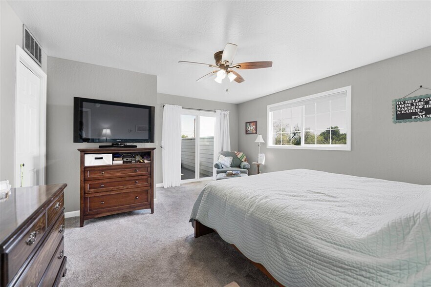 More Photos Of 2937 Merriman Rd, Medford Storefront Retail Residential For Sale