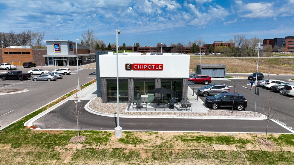 More Photos Of 3480 Highpoint Dr N, Oakdale General Retail For Sale