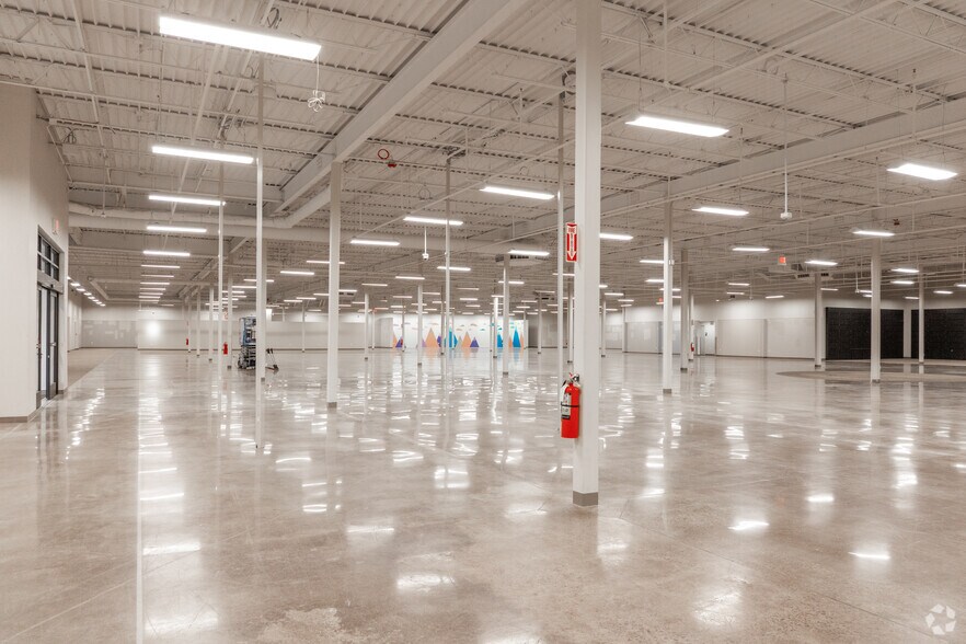 More Photos Of 2201 S Interstate 35 E, Denton Department Store For Lease