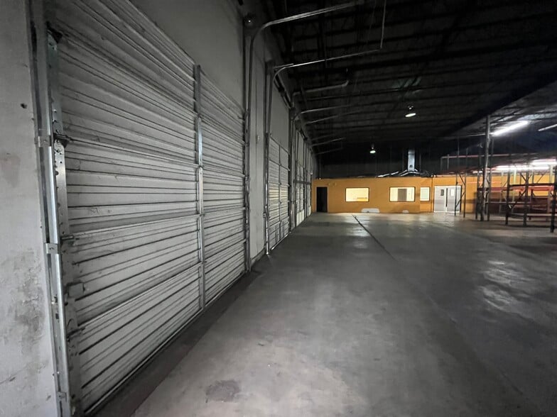More Photos Of 4220-4232 Charter Ave, Oklahoma City Warehouse For Lease
