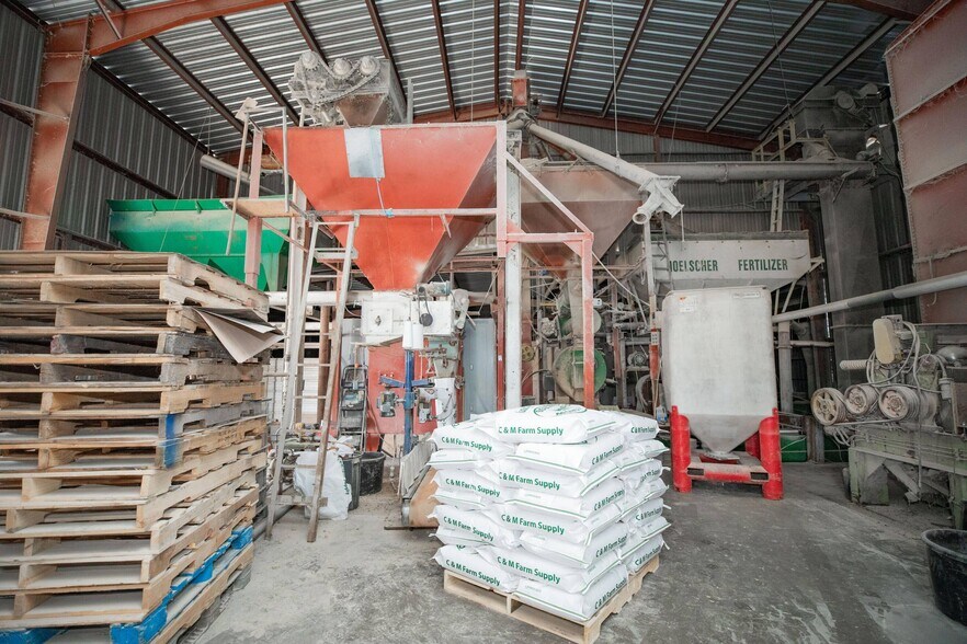 More Photos Of 9705 SE 1300th Rd, Humansville Industrial For Sale