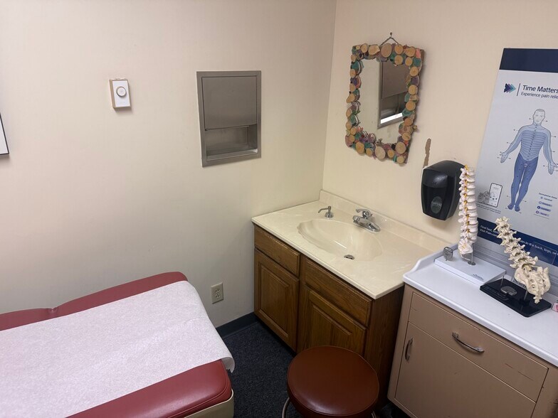 More Photos Of 63 Shaker Rd, Albany Medical For Sale