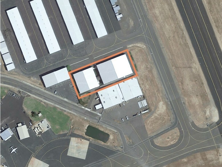 More Photos Of 609 Nebula Way, Medford Airplane Hangar For Lease