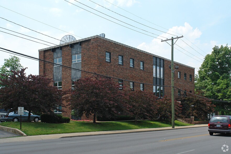 More Photos Of 540-546 E Main St, Lexington Office For Sale