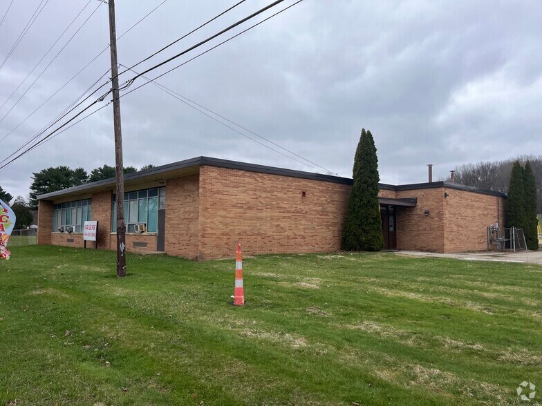 Primary Photo Of 600 W Michigan Ave, Augusta Specialty For Lease