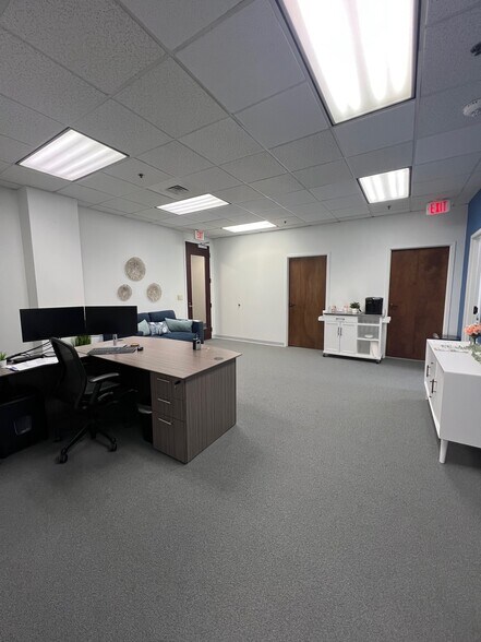 More Photos Of 1000 N Ashley Dr, Tampa Office For Lease
