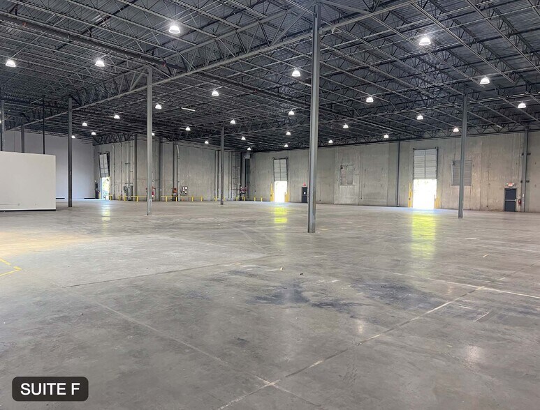 More Photos Of 140 Congress Blvd, Duncan Service For Lease