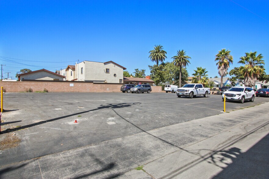 More Photos Of 1131 E Wardlow Rd, Long Beach Freestanding For Sale