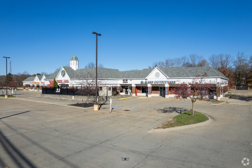 More Photos Of 497-519 E Aurora Rd, Macedonia General Retail For Lease