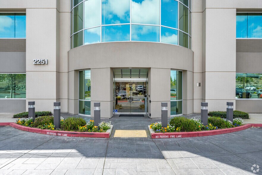 More Photos Of 2251 Douglas Blvd, Roseville Office For Lease