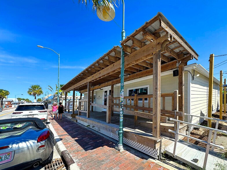 More Photos Of 411 Flagler Ave, New Smyrna Beach Freestanding For Lease