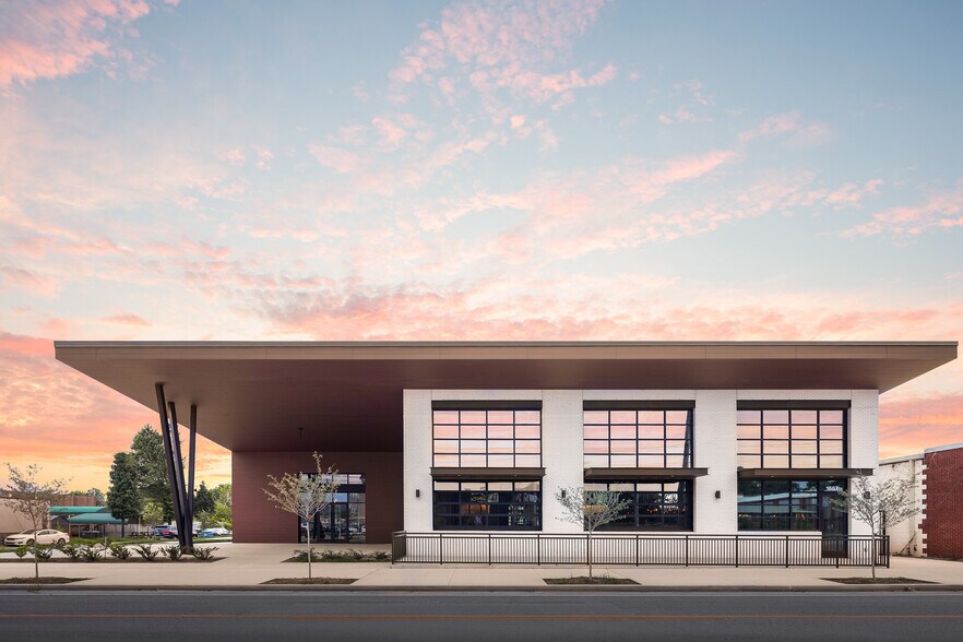 Primary Photo Of 1607 Central Ave, Chattanooga Storefront For Lease