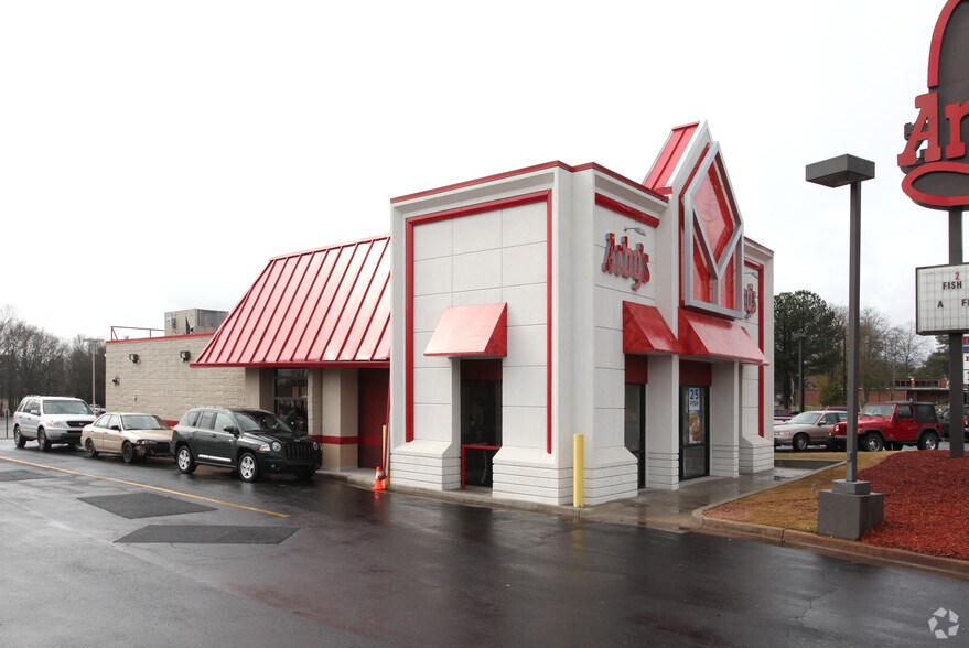 Primary Photo Of 634 Shallowford Rd, Gainesville Fast Food For Lease