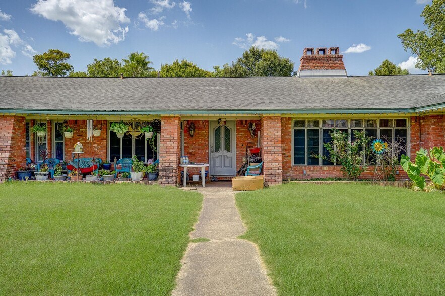 More Photos Of 3013 N Main St, Liberty Land For Sale