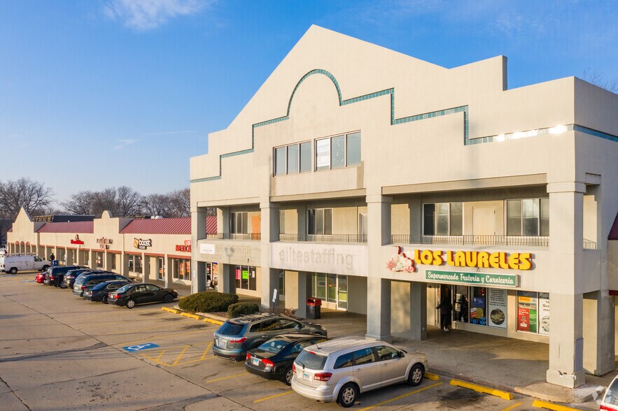 More Photos Of 2202-2230 W Algonquin Rd, Rolling Meadows Unknown For Lease