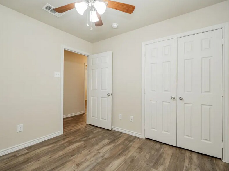 More Photos Of 26 Duplex Portfolio, Commerce Apartments For Sale