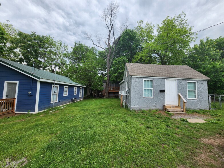 Primary Photo Of 411 & 413 Chikasaw St and 402 and 412 S State St, Tahlequah Apartments For Sale