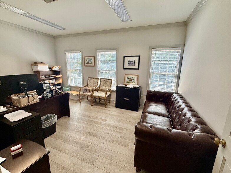 More Photos Of 4 Lenox Pointe NE, Atlanta Office For Sale
