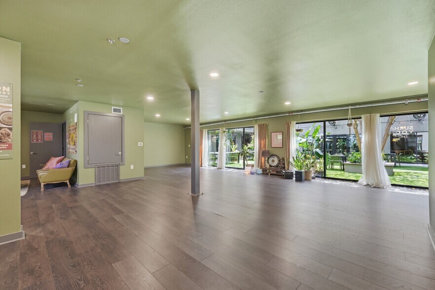 More Photos Of 1915 E Martin Luther King Jr Blvd, Austin Apartments For Sale
