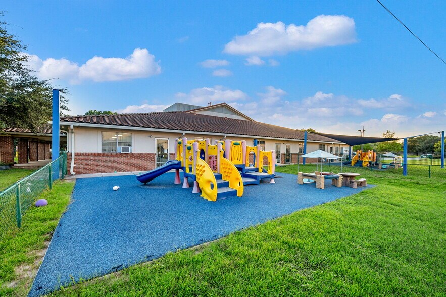 More Photos Of 10002 Camino Bandera, San Antonio Daycare Center For Sale