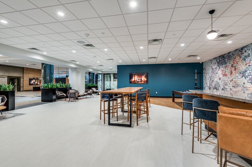 More Photos Of 600 E Las Colinas Blvd, Irving Office For Lease