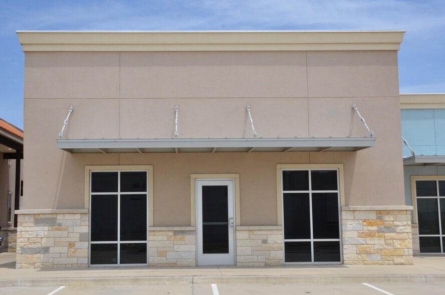 More Photos Of 5701 Mark IV Pky, Fort Worth Storefront Retail Office For Lease