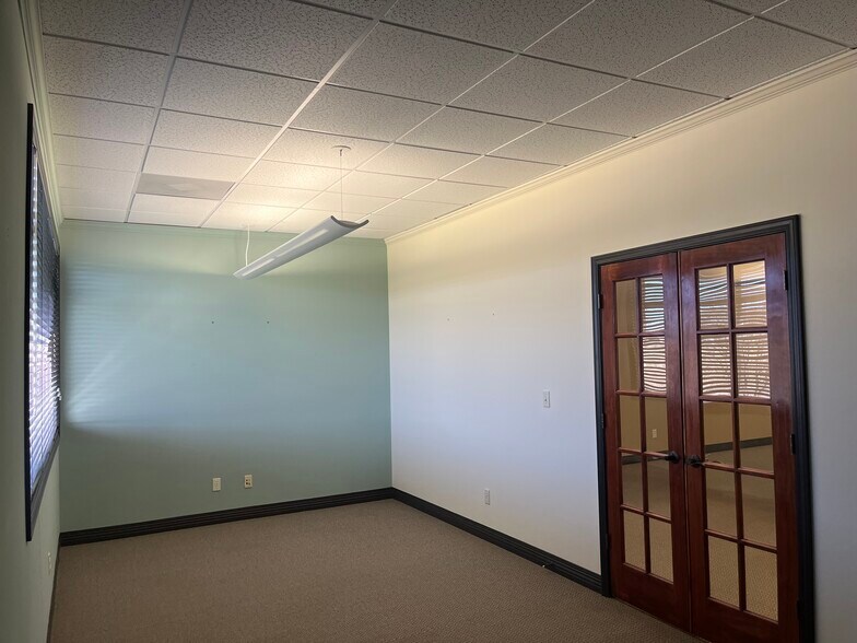 More Photos Of 2415 Carter Ln, Columbia Office For Sale
