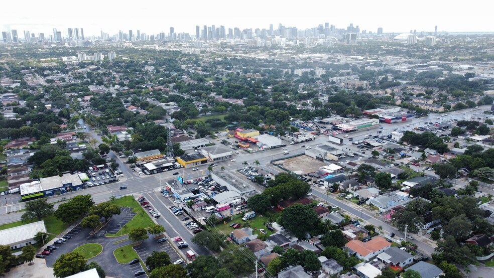 More Photos Of 3100 NW 27th Ave, Miami Manufacturing For Lease