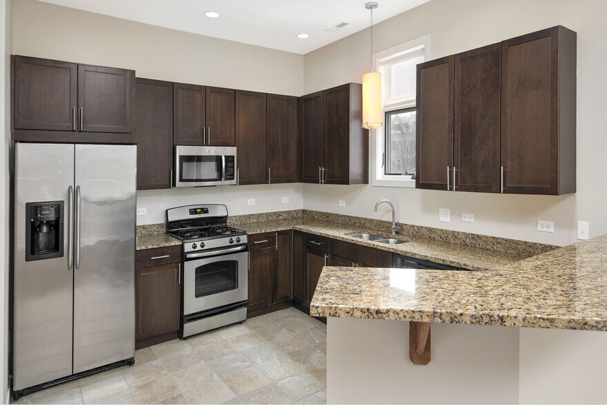 More Photos Of 479-483 N Harlem Ave, Oak Park Apartments For Lease