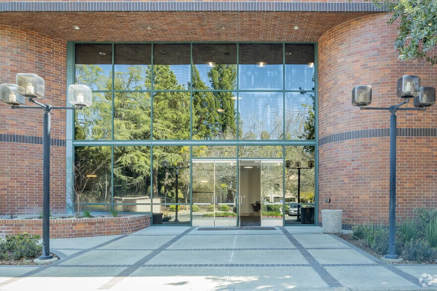 More Photos Of 2995 Prospect Park Dr, Rancho Cordova Office For Lease