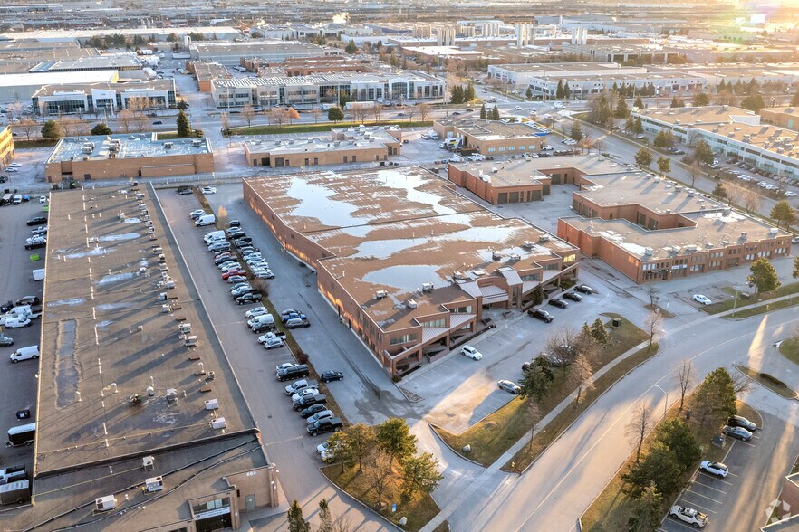 More Photos Of 633 Edgeley Blvd, Vaughan Warehouse For Lease