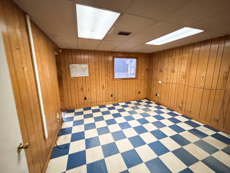 More Photos Of 5875 W US Highway 421, Wilkesboro Warehouse For Lease