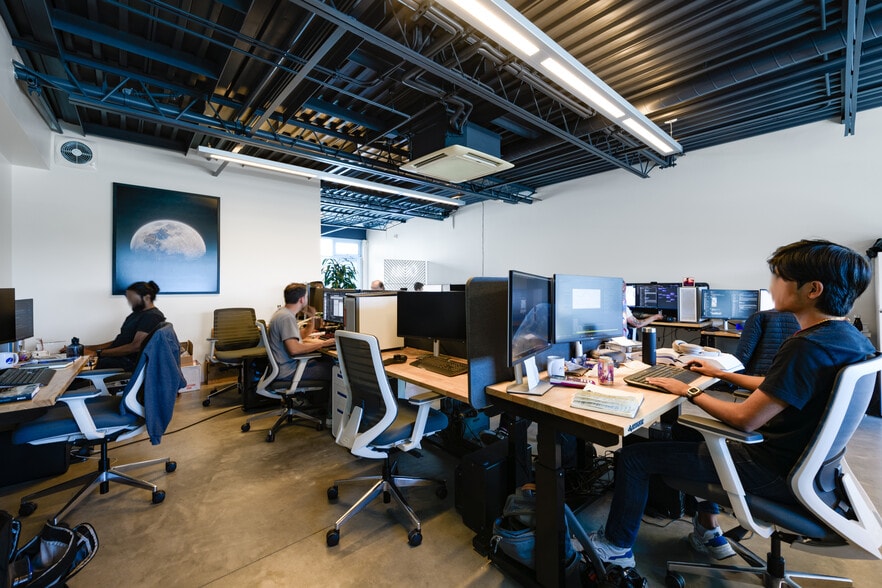 More Photos Of 601 Cypress Ave, Hermosa Beach Light Distribution For Lease