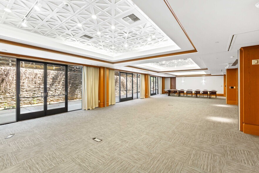 More Photos Of 600 N Rosemead Blvd, Pasadena Office For Sale