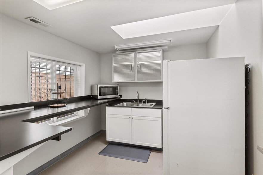 More Photos Of 5603 230th St SW, Mountlake Terrace Office For Lease