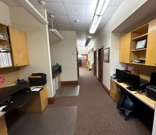 More Photos Of 95 Toledo St, Farmingdale Flex For Lease
