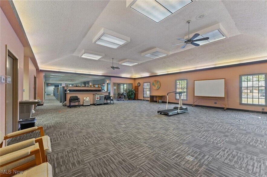 More Photos Of 925 Trailwood Dr, Youngstown Medical For Sale