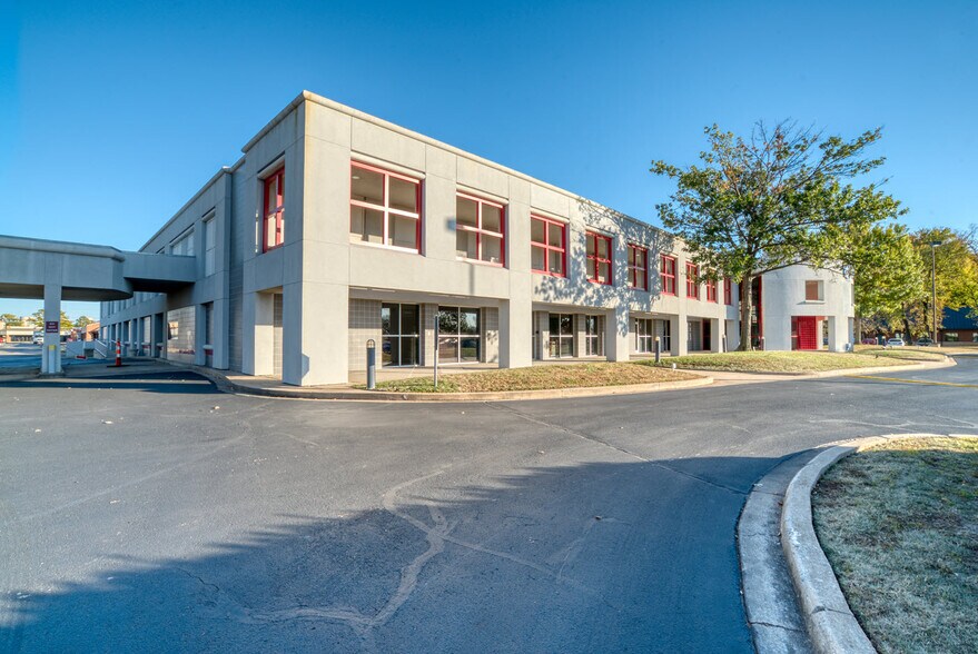 More Photos Of 7127-7133 Riverside Pky, Tulsa Office For Sale