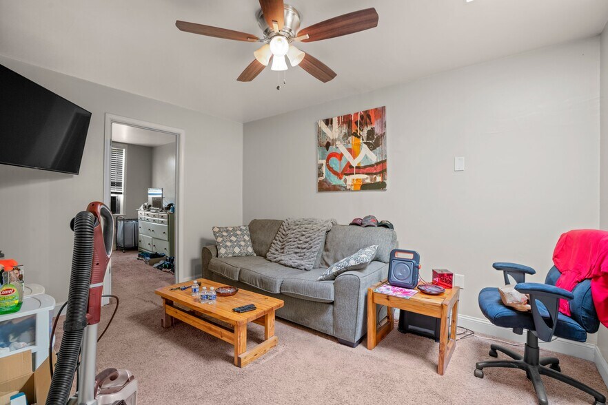 More Photos Of 2819 Eastern Ave, Baltimore Storefront Retail Residential For Sale