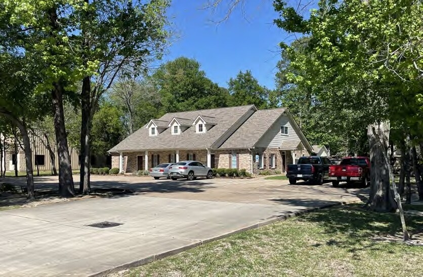 More Photos Of 17006 Seven Pines Dr, Spring Unknown For Lease