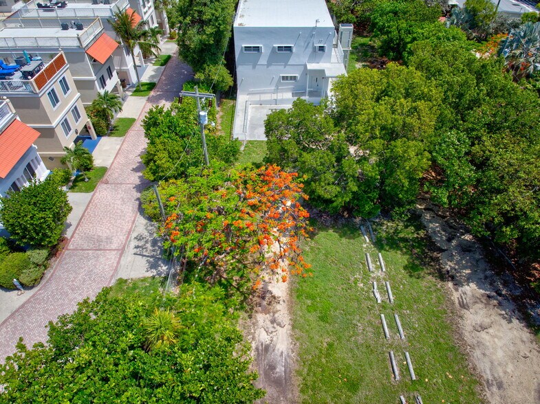 More Photos Of 14 125th Street Gulf, Marathon Office Residential For Sale