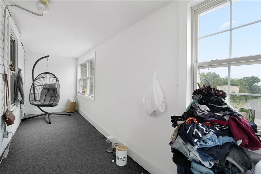 More Photos Of 1101 River Rd, New Windsor Township General Retail For Sale