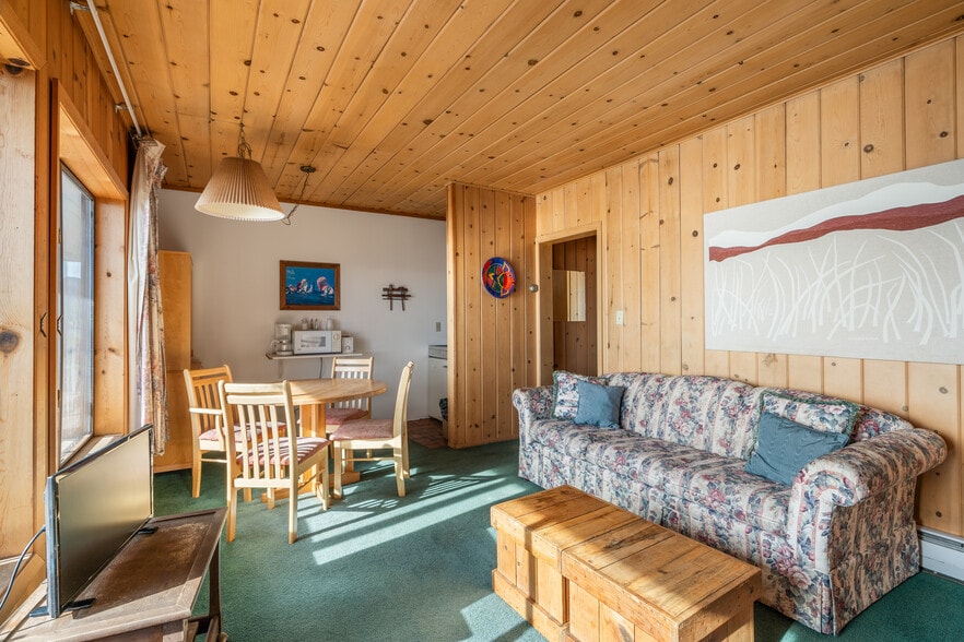 More Photos Of 7276 N Lake Blvd, Tahoe Vista Hotel For Sale