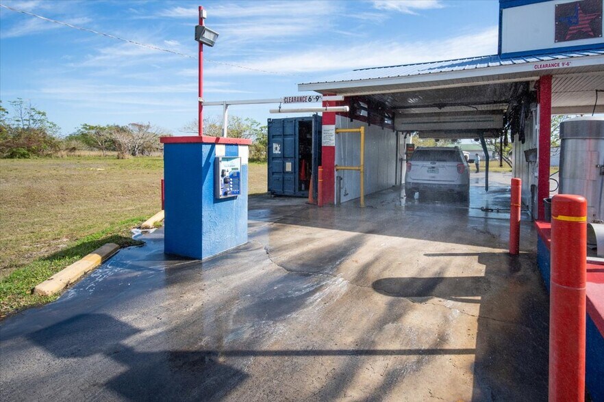 More Photos Of 1030 W Hal McRae Blvd, Avon Park Carwash For Sale