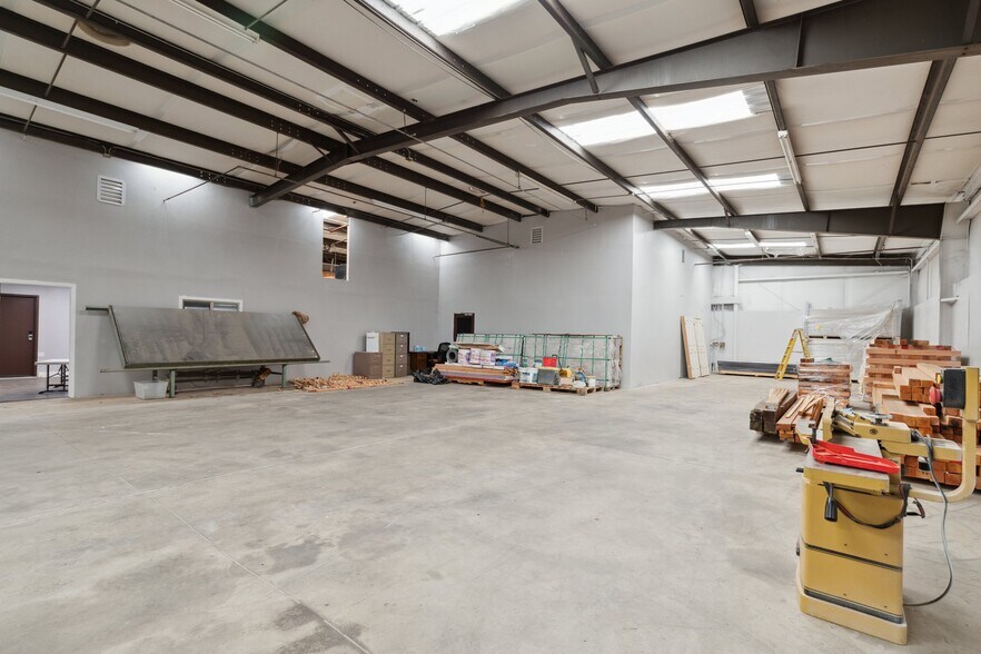 More Photos Of 2428 West Ave, Fresno Industrial For Sale