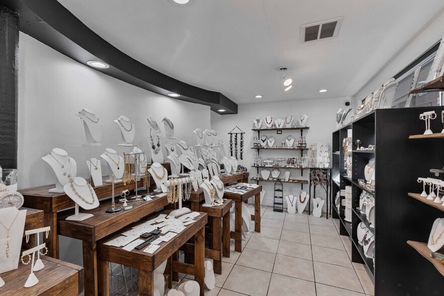 More Photos Of 439-441 Beaver St, Sewickley Storefront Retail Office For Sale