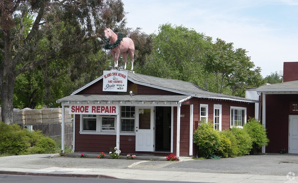 More Photos Of , Alamo General Retail For Sale