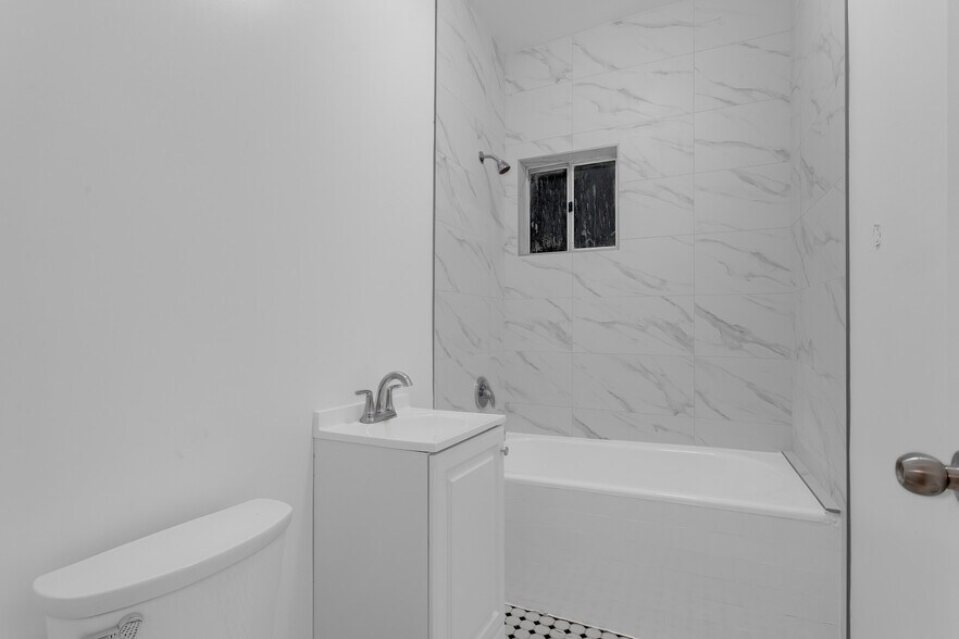 More Photos Of 146-150 Douglas St, Los Angeles Apartments For Sale