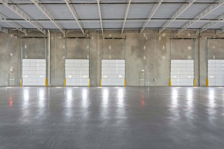 More Photos Of 6459 S Sossaman Rd, Mesa Warehouse For Lease